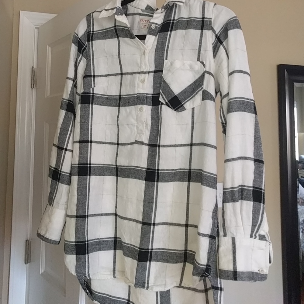 Long tunic like collared shirt